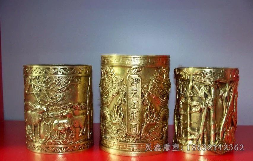 赣州金色笔筒广场景观铜雕