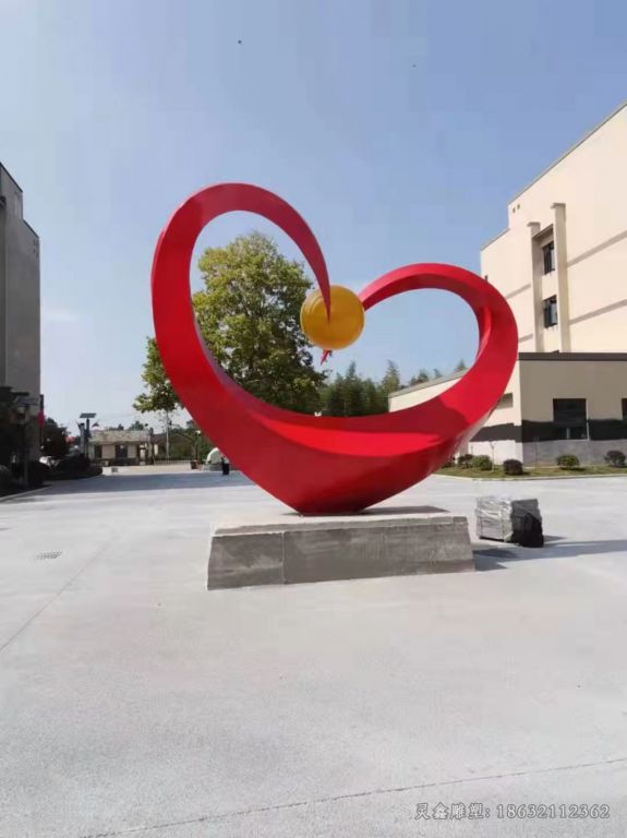 鹰潭不锈钢爱心广场景观雕塑