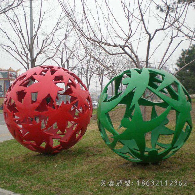 赣州不锈钢彩绘镂空球城市雕塑