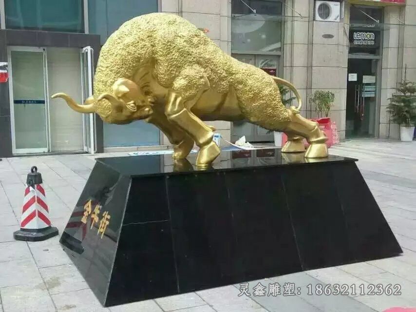 赣州拓荒牛城市景观动物铜雕