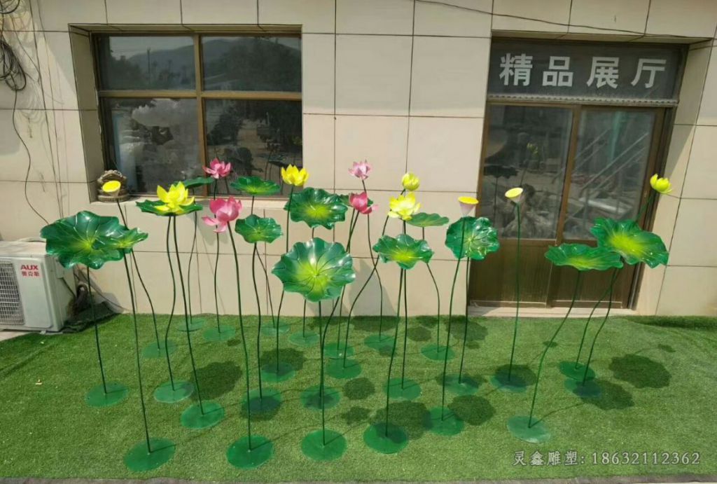 赣州不锈钢彩绘荷花户外雕塑