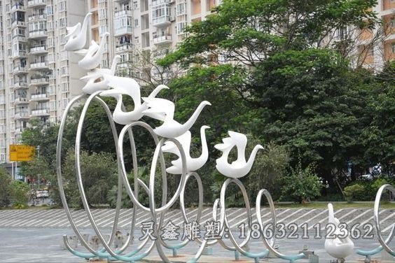 南昌不锈钢抽象白色天鹅雕塑