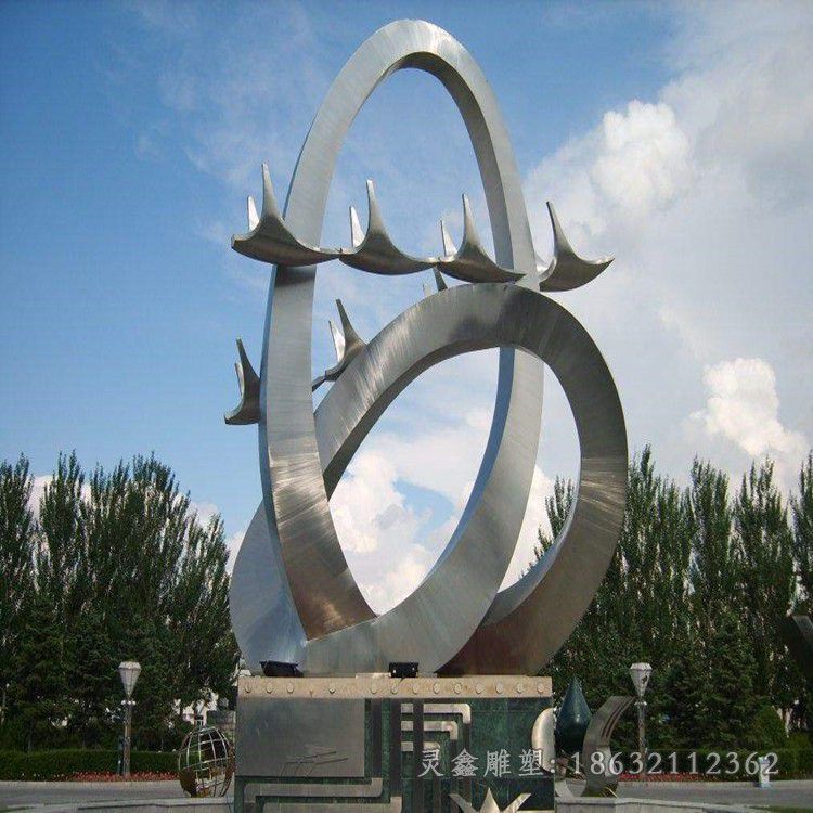 南昌不锈钢异形圆环广场雕塑