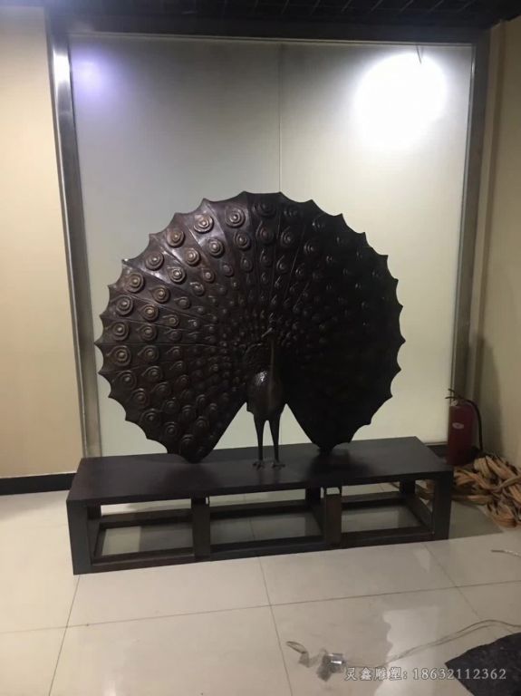 公园孔雀抽象铜雕