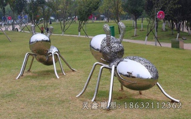 不锈钢蚂蚁雕塑 (2)_看图王