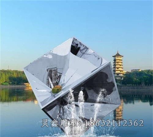 不锈钢魔方雕塑 (14)_看图王