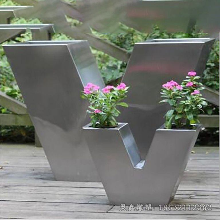 不锈钢花瓶雕塑 (4)