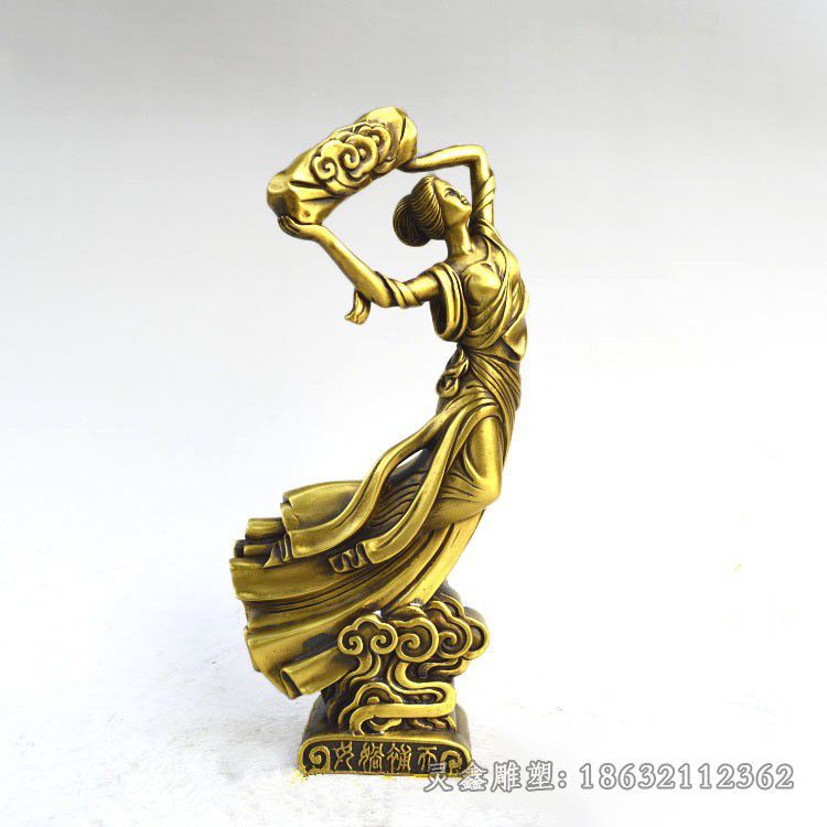 女娲补天铜雕，神话人物