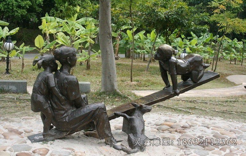 翘翘板铜雕，公园小品铜雕_看图王