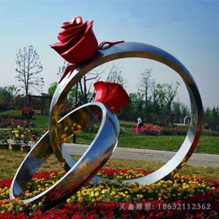 不锈钢戒指雕塑 (1)