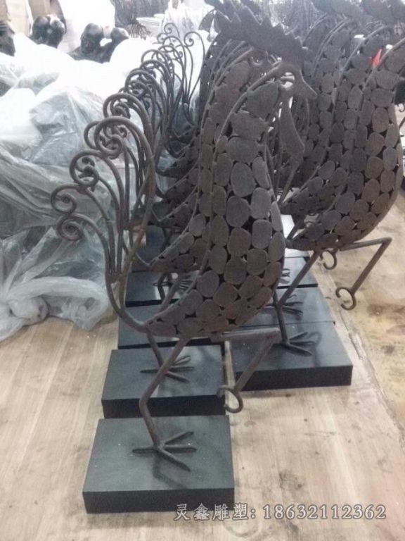 宜春公鸡抽象动物铜雕