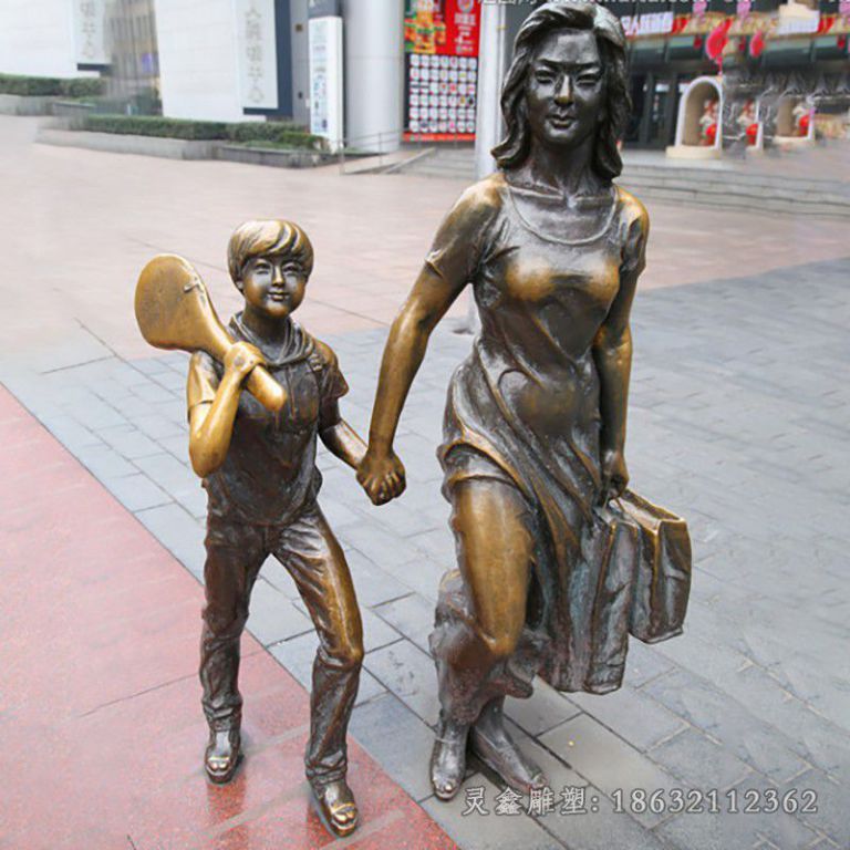 新余母子购物街边景观铜雕