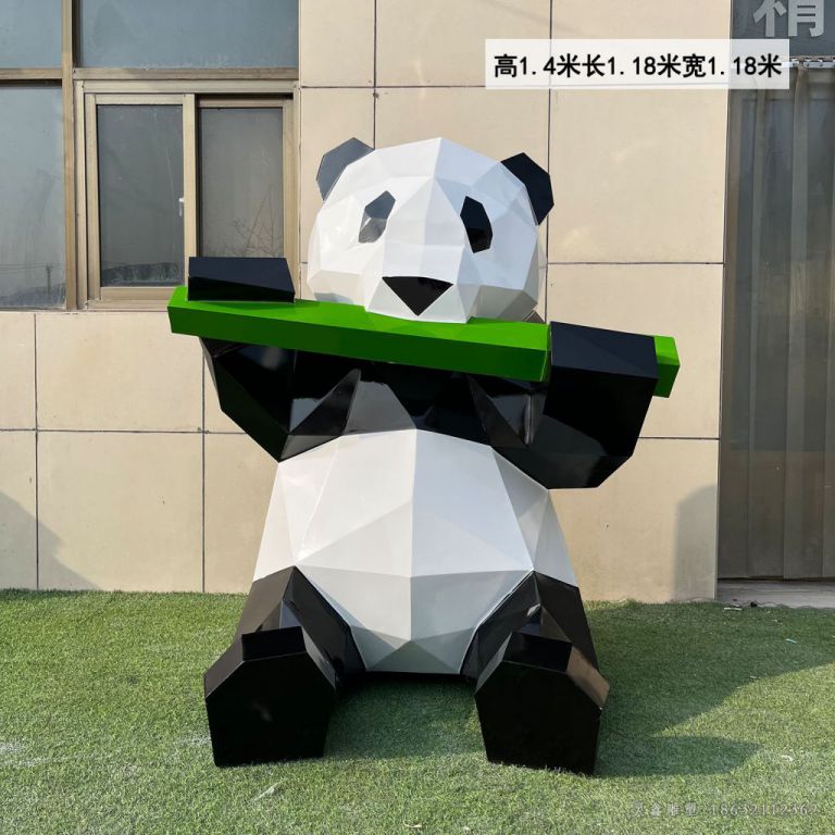 赣州彩绘熊猫几何不锈钢雕塑