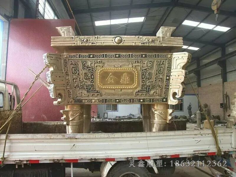 九江四脚金鼎景观抽象铜雕