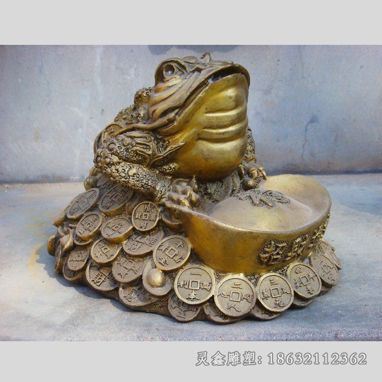 抚州展翅金蟾动物景观铜雕