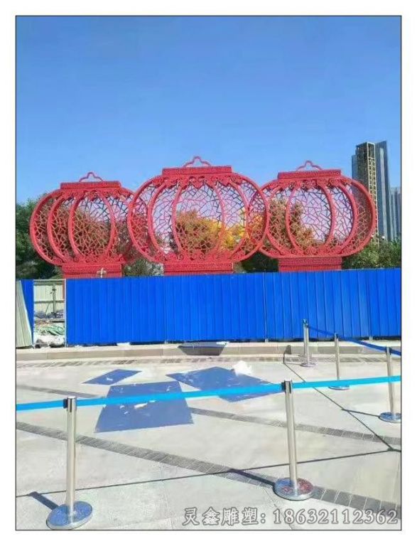 上饶彩绘不锈钢镂空灯笼雕塑