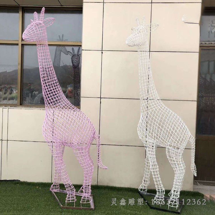 鹰潭彩绘不锈钢长颈鹿景观雕塑
