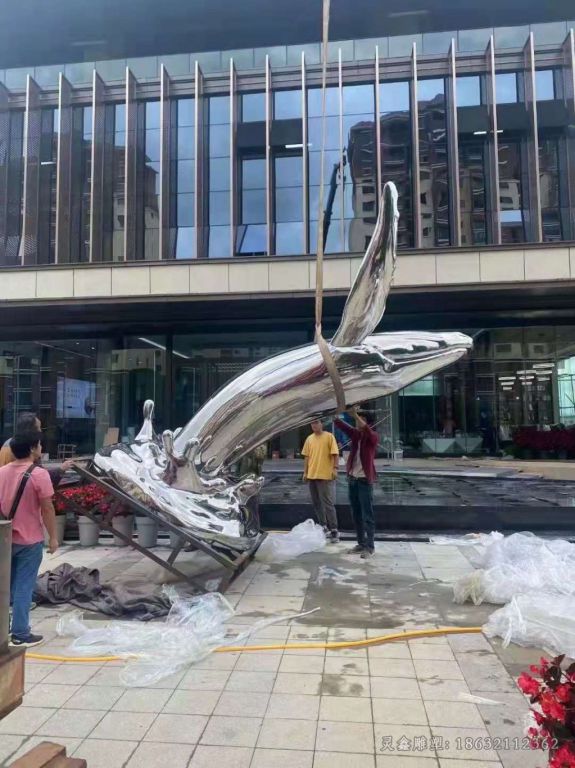 赣州不锈钢海豚镜面动物雕塑