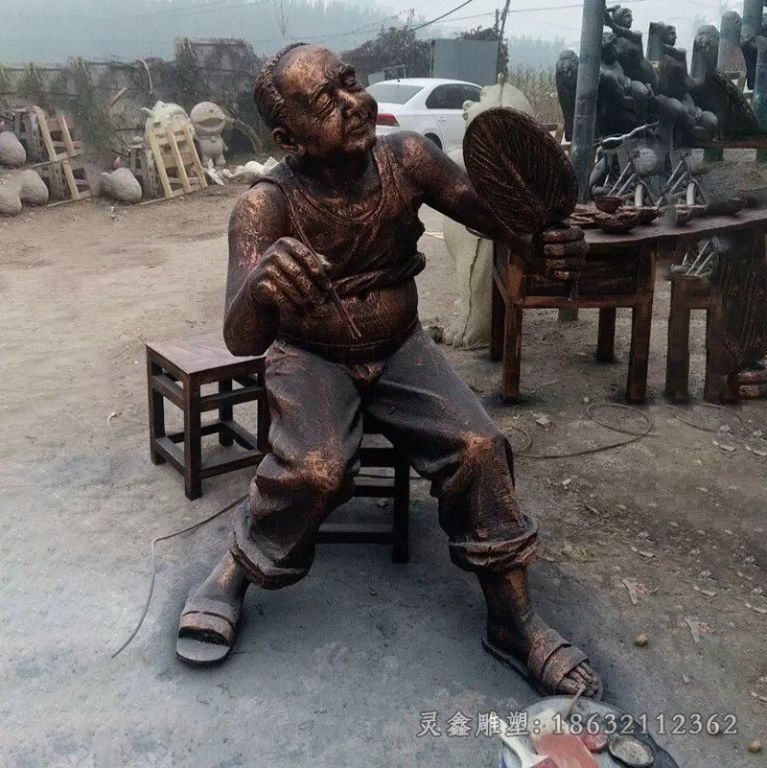 南昌男人扇扇子广场人物铜雕