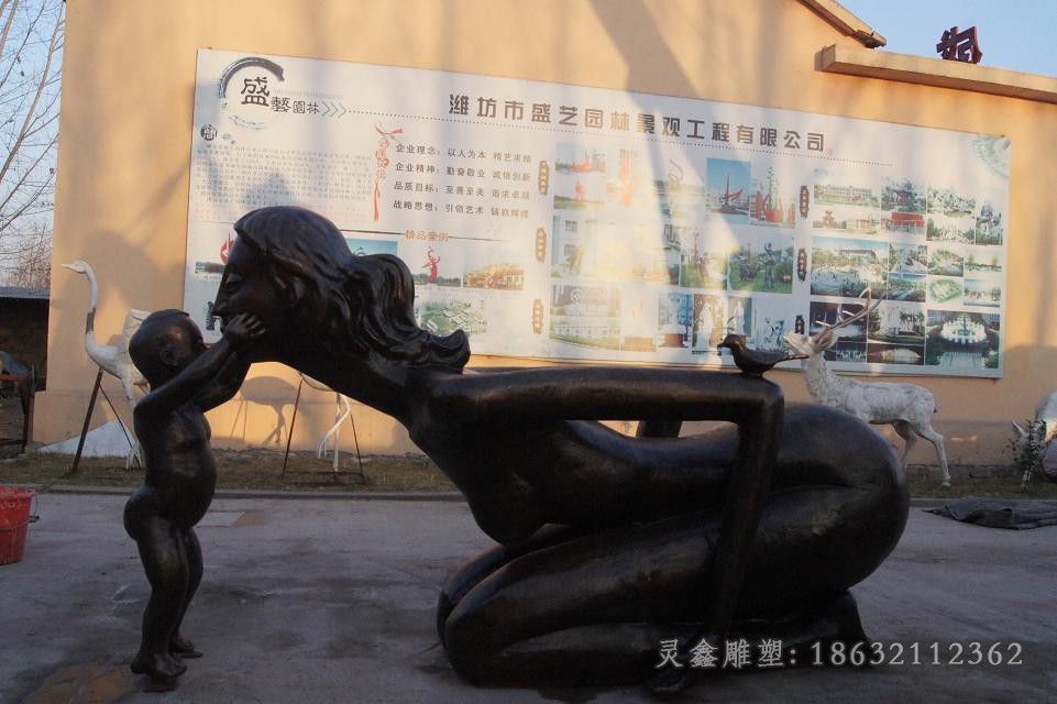 景德镇母爱人物标志景观铜雕