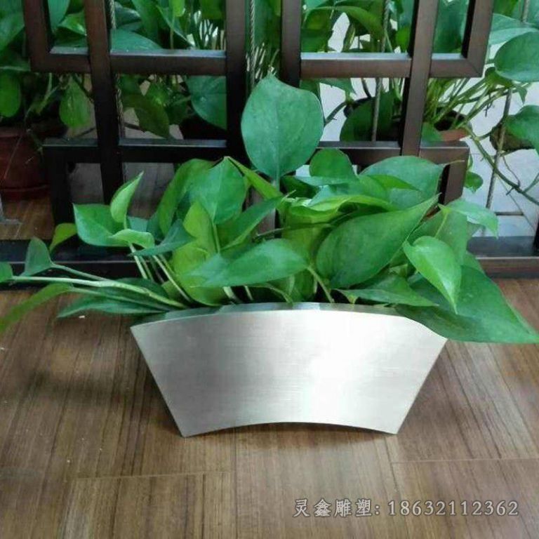 宜春镜面不锈钢花盆标志雕塑