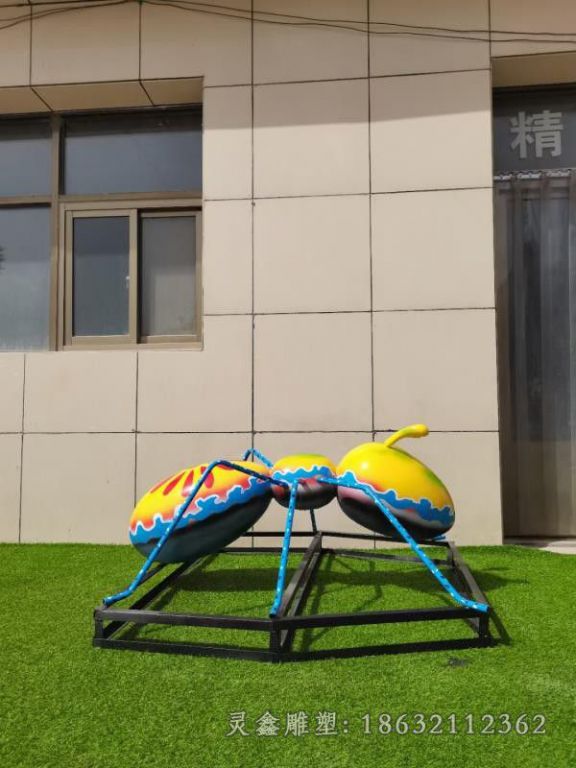不锈钢彩绘蚂蚁城市雕塑