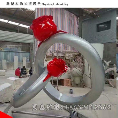 不锈钢镜面戒指广场雕塑