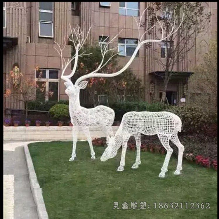 不锈钢镂空小鹿别墅雕塑