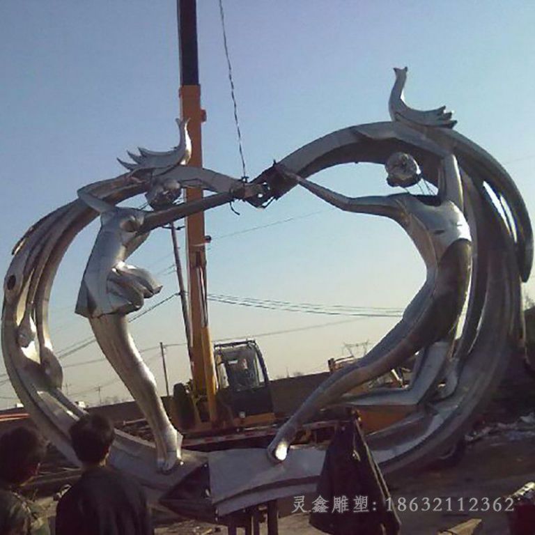 不锈钢爱情心形公园雕塑