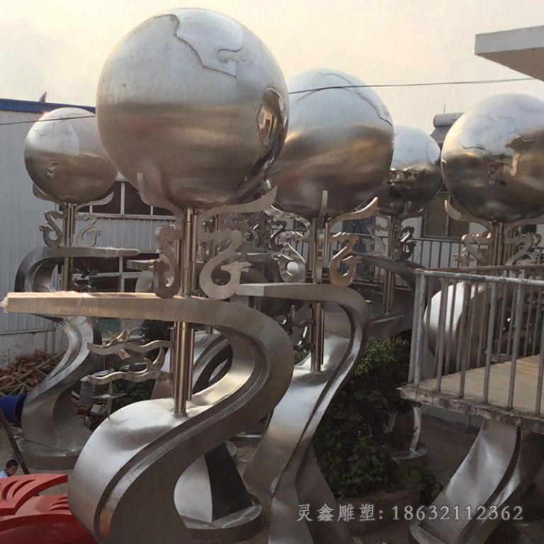 不锈钢今年球公园景观雕塑