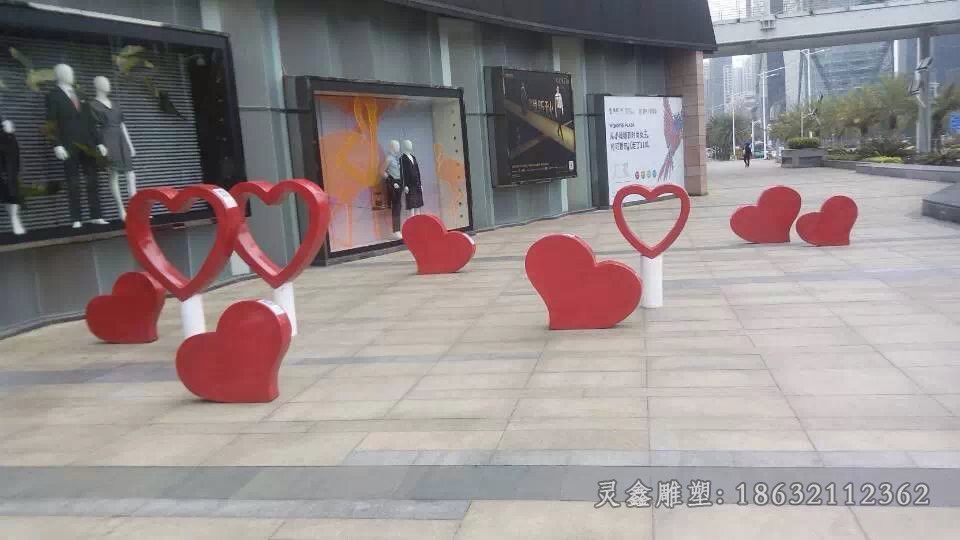 不锈钢彩绘爱心庭院雕塑