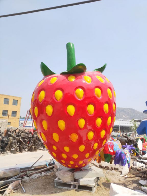 不锈钢彩绘草莓广场雕塑