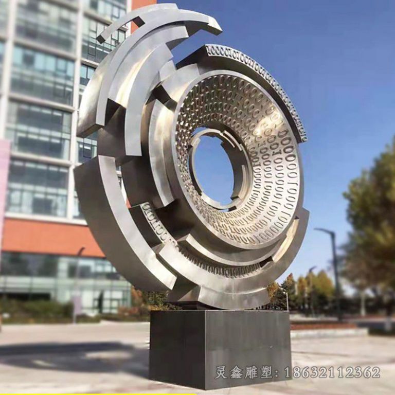 不锈钢镜面齿轮广场雕塑