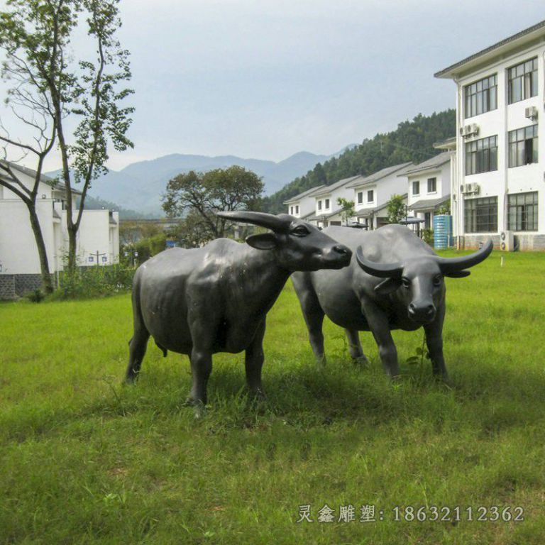 站姿牛庭院动物铜雕