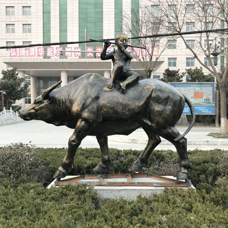 牧童骑牛景区人物铜雕