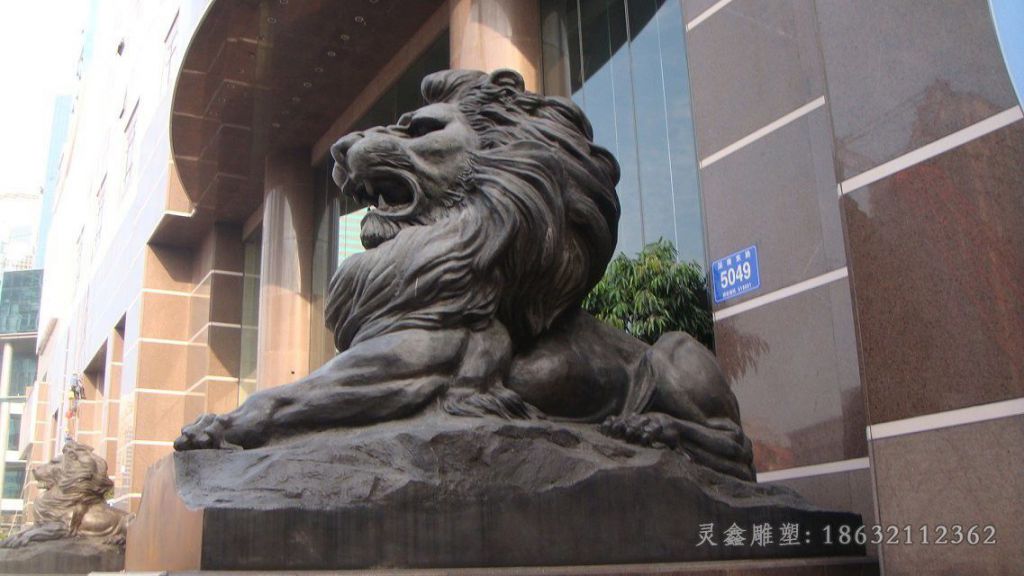 趴姿狮子户外动物铜雕