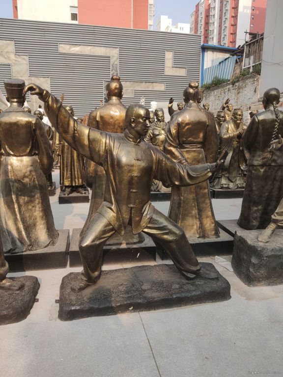 打太极园林人物铜雕