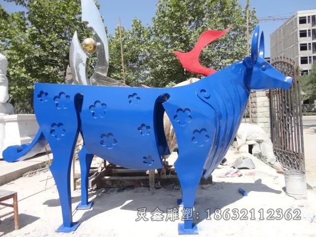不锈钢抽象牛公园雕塑