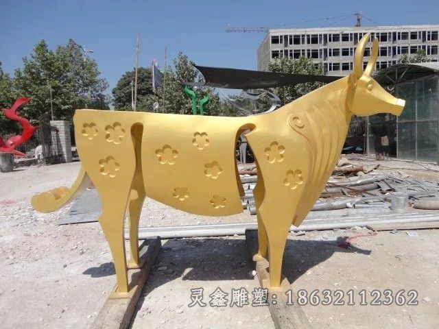 不锈钢抽象牛园林雕塑