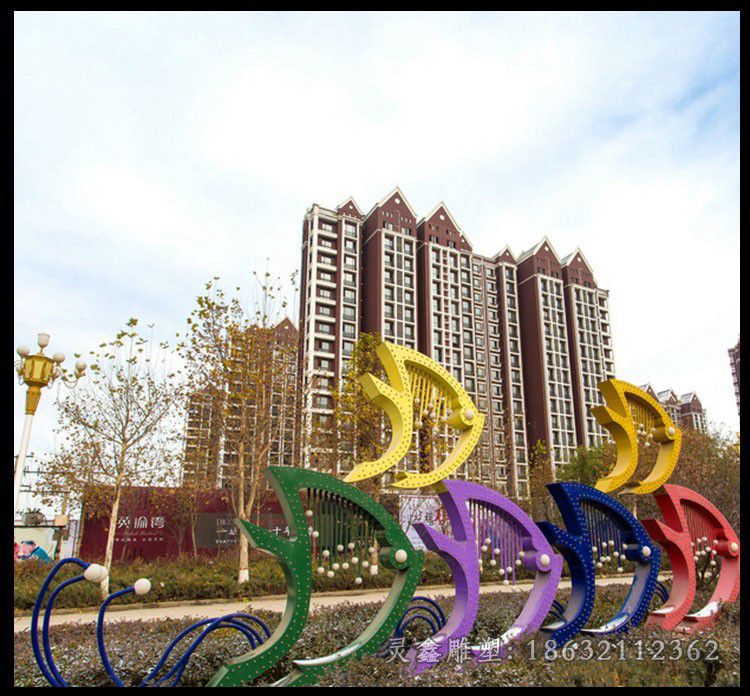 不锈钢彩绘鱼校园雕塑