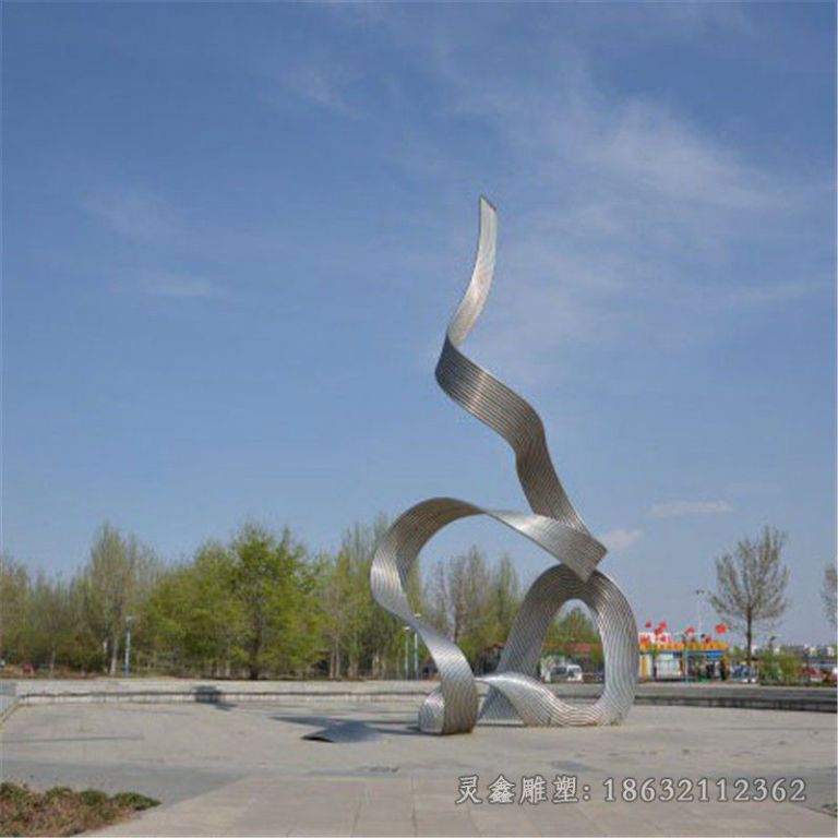 不锈钢异形圆环别墅雕塑