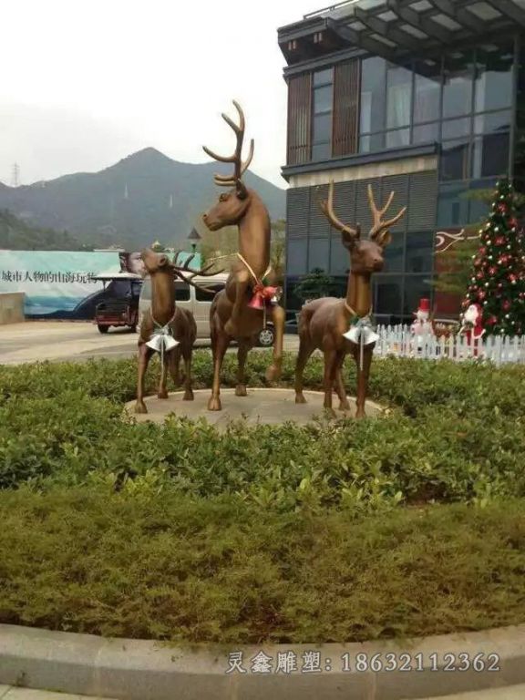 一家三口小鹿商场铜雕