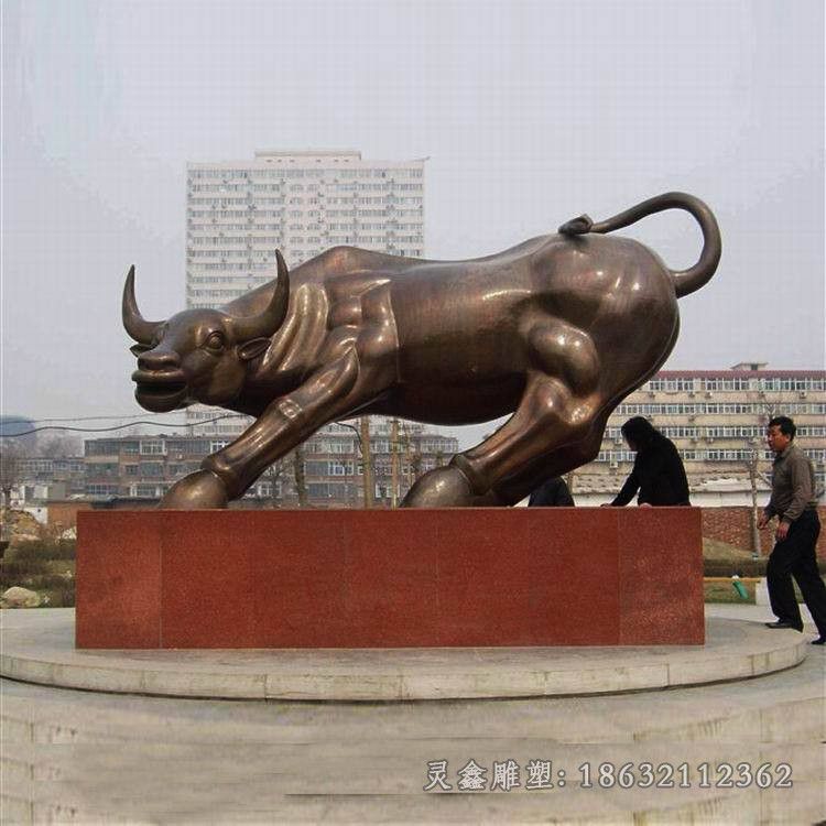 古铜色动物牛动物铜雕
