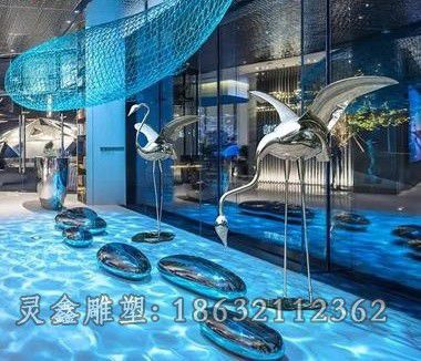 不锈钢飞翔仙鹤园林雕塑