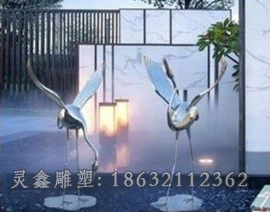 不锈钢飞翔仙鹤街边雕塑