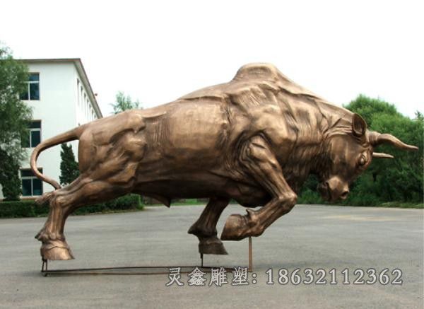 开荒牛街边景观铜雕