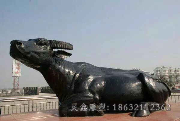 卧姿牛公园景观铜雕