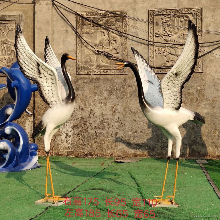 不锈钢展翅仙鹤校园雕塑