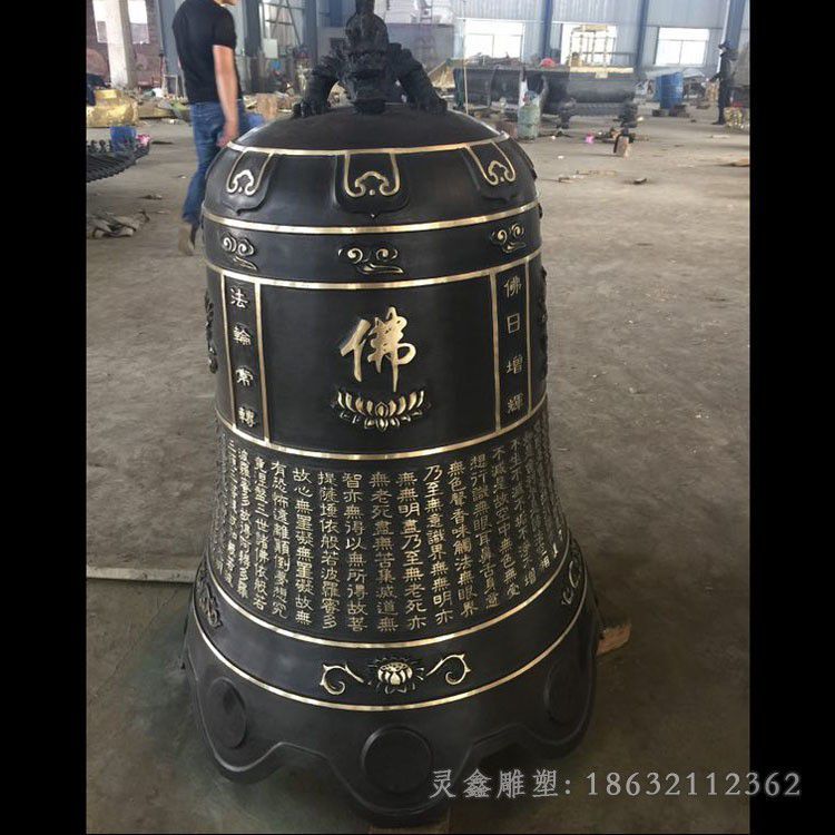 铜钟别墅景观铜雕