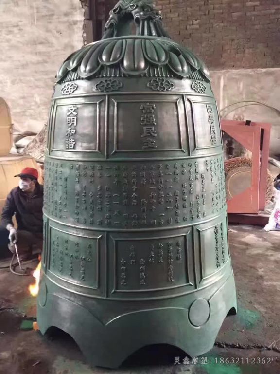 铜钟街边景观铜雕